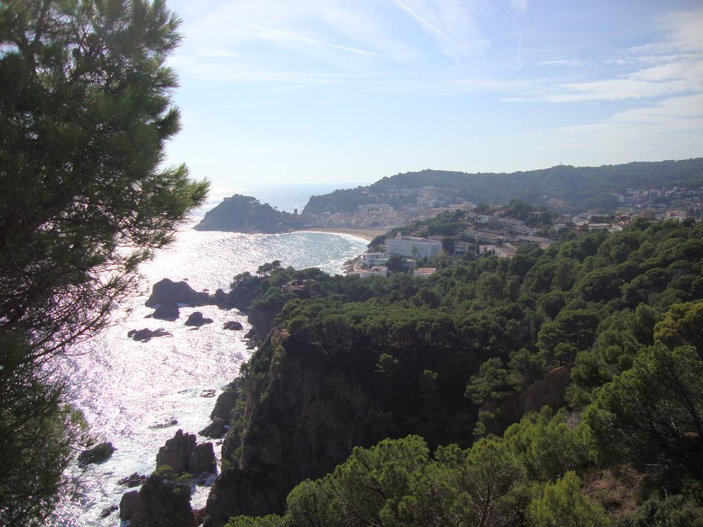 Apartaments Claudi Tossa de Mar Exterior photo