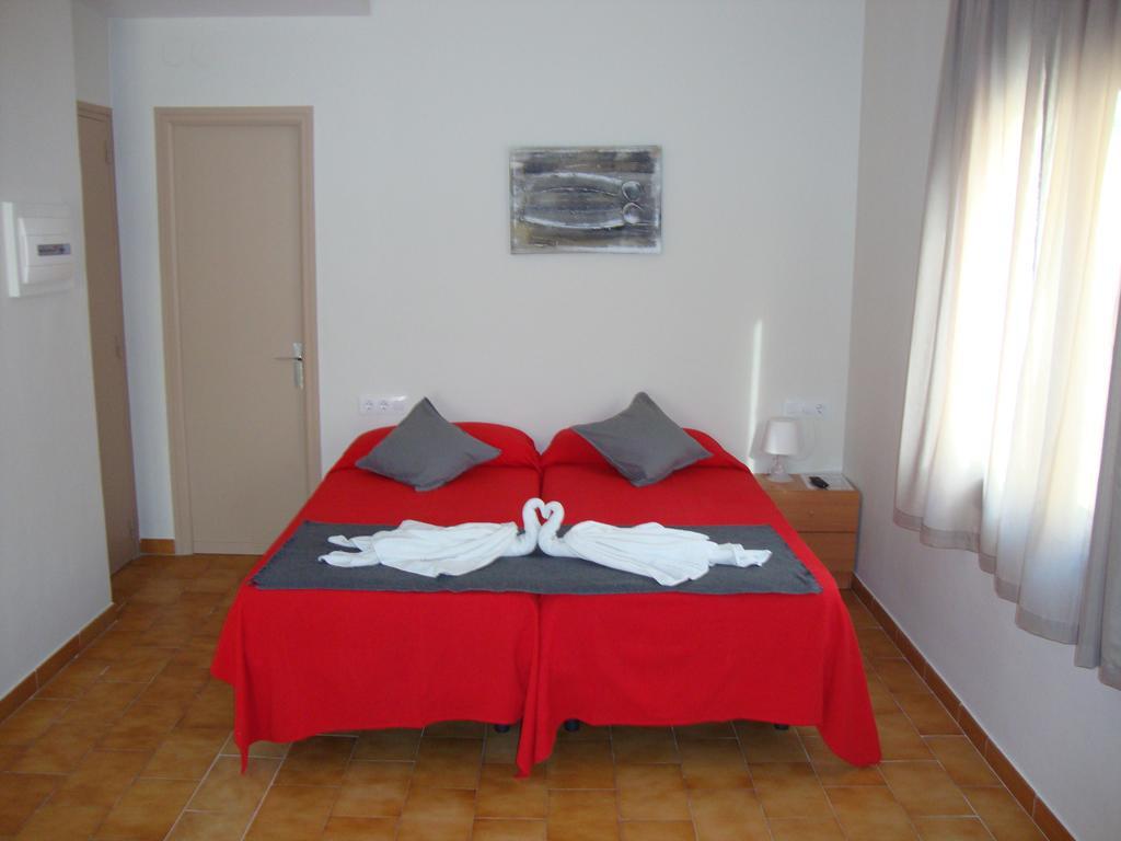 Apartaments Claudi Tossa de Mar Exterior photo